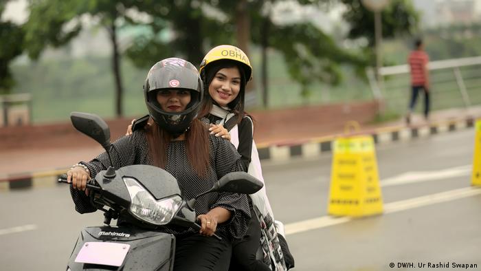 Bangladesch Motoradfahrer-Service für Frauen
