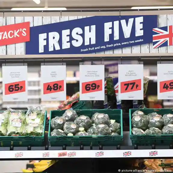 Tesco takes on Lidl, Aldi with Jack's chain – DW – 09/19/2018