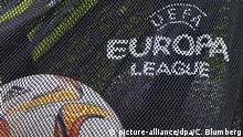 epa04933559 The logo of the UEFA Europa League on display on a ball bag during the training session of Girondins Bordeaux at Matmut Atlantique Stadium in Bordeaux, France, 16 September 2015. FC Girondins Bordeaux will face Liverpool FC in the UEFA Europa League group soccer match on 17 September 2015. EPA/CAROLINE BLUMBERG +++(c) dpa - Bildfunk+++ |