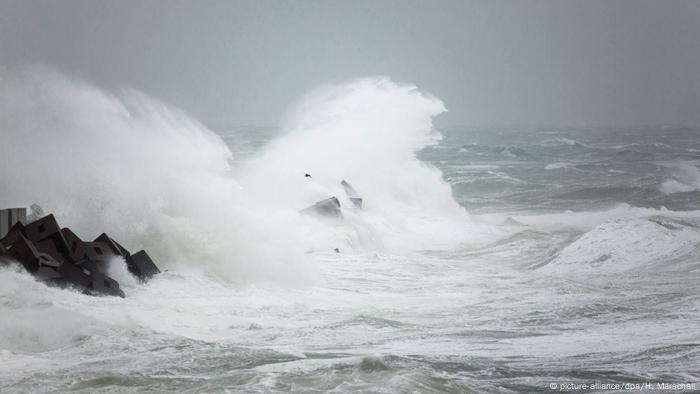 Germany′s coastal lowlands under the shadow of climate change | Global ...