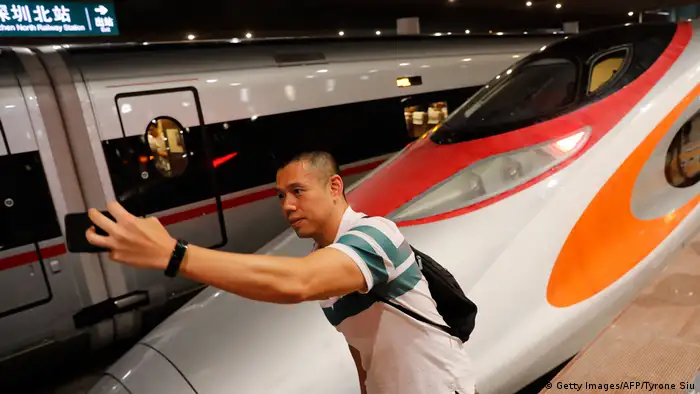 Eröffnung Hochgeschwindigkeits-Eisenbahn Hongkong und chinesischem Festland