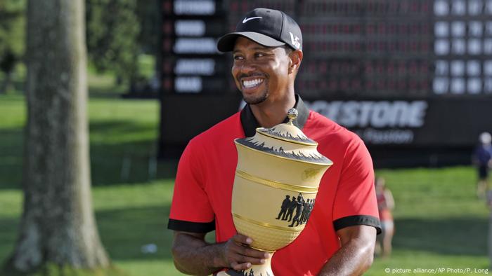 BG Sport Tiger Woods - Sieg 2013 Bridgestone Invitational (picture alliance/AP Photo/P. Long)