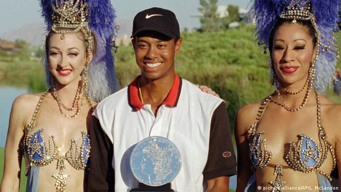 Tiger Wood after his first tournament victory as a professional in 1996 (Bildallianz / AP / L. McLendon)