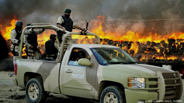 Incineración pública de 134 toneladas de marihuana incautada en Tijuana