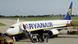 Slowakei Flugzeug der Billigflug-Gesellschaft Ryanair | Flughafen von Bratislava Slowakei Flugzeug der Billigflug-Gesellschaft Ryanair | Flughafen von Bratislava