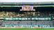 Torcida do Werder Bremen com faixas de protesto contra a comercialização do futebol alemão Torcida do Werder Bremen com faixas de protesto contra a comercialização do futebol alemão