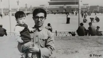 Zhang Danhong mit ihrem Vater im Jahr 1967