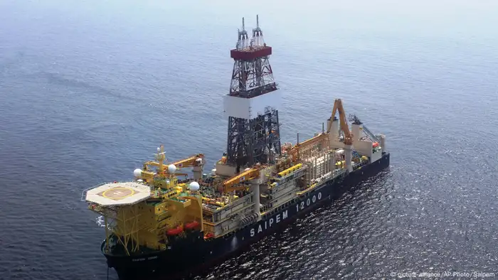Gaspipeline im Med. Meer (picture-alliance/AP Photo/Saipem)