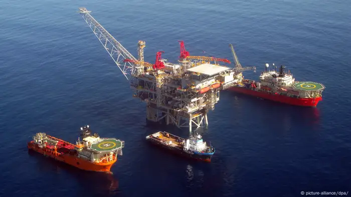  Gaspipeline im Med. Meer (picture-alliance/dpa/)