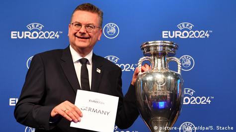 Futebol: 24 equipas vão participar no Euro-2021