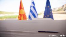 The pen used by Alexis Tsipras and his Macedonian counterpart Zoran Zaev to sign the historic Prespes agreement intending to solve Macedonia naming dispute, at the northern Greek village of Psarades in Prespes lake near Greece and Macedonia border.
Stichwort: Mazedoniens Referendum
Copyright: Dimitris Tosidis, DW