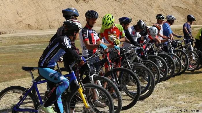 Afghanistan Mountainbike-Wettbewerb in der Provinz Bamiyan (DW/I. Akrami)
