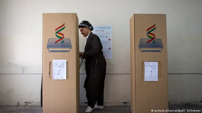 Man voting in Iraqi Kurdistan 
