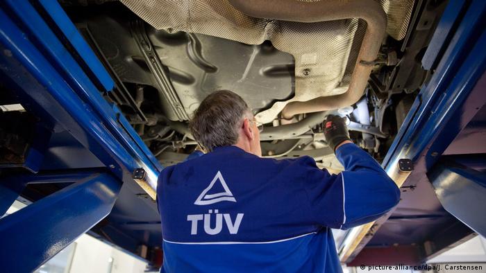 Эксперты TÜV проводят главный техосмотр авто