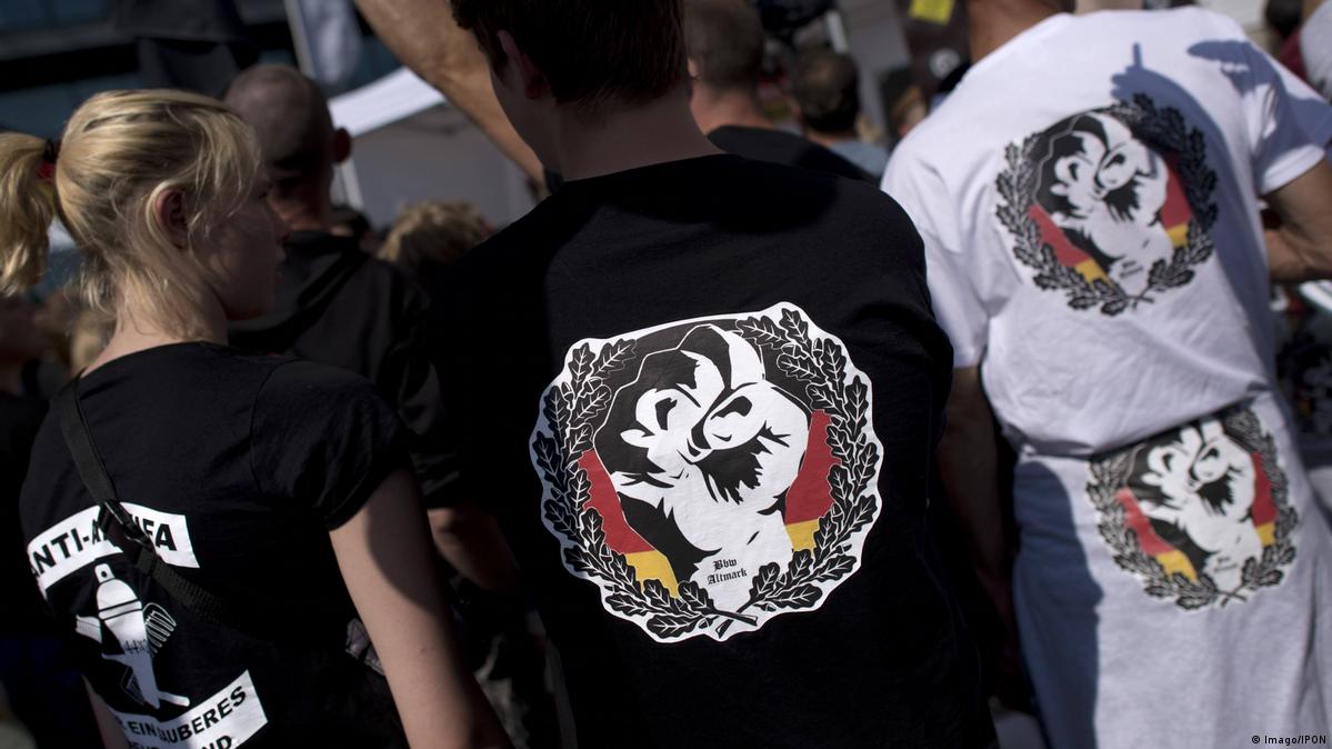 German lawmakers urge action after death threats DW 11/04/2019