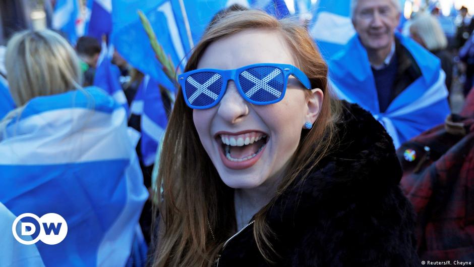 Scotland: thousands of independentists take to the streets |  latest Europe |  DW