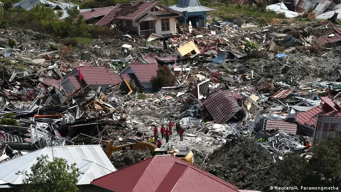 Indonesien Erdbeben & Tsunami | Zerstörung in Palu, Sulawesi