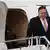 Госсекретарь США Майкл Помпео выходит из самолета