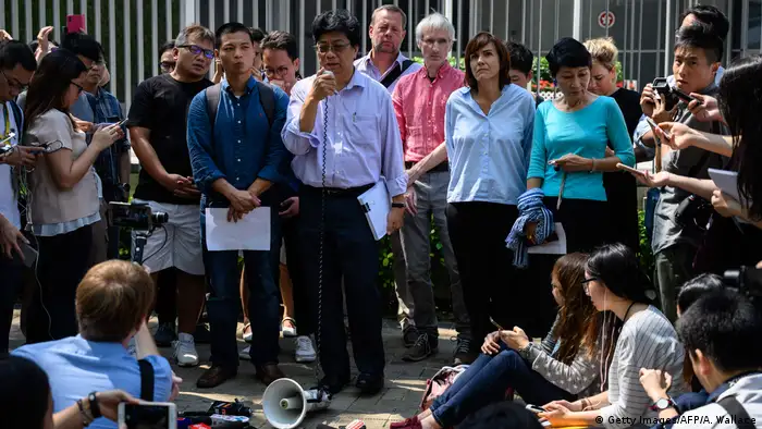 Hongkongs Journalistgruppe protestiert gegen die Verweigerung des Visums von FT-Redakteuren