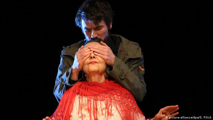 Репетиция спектакля Дни убывающего света в берлинском Немецком театре