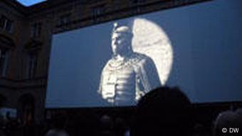 Stummfilmtage in Bonn. Leinwand mit Film (Foto: Praktikantin Katja Kryzhanowskaja)