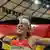 Steffi Nerius jubelt nach Gewinn der Goldmedaille im Speerwurf (Foto: AP)