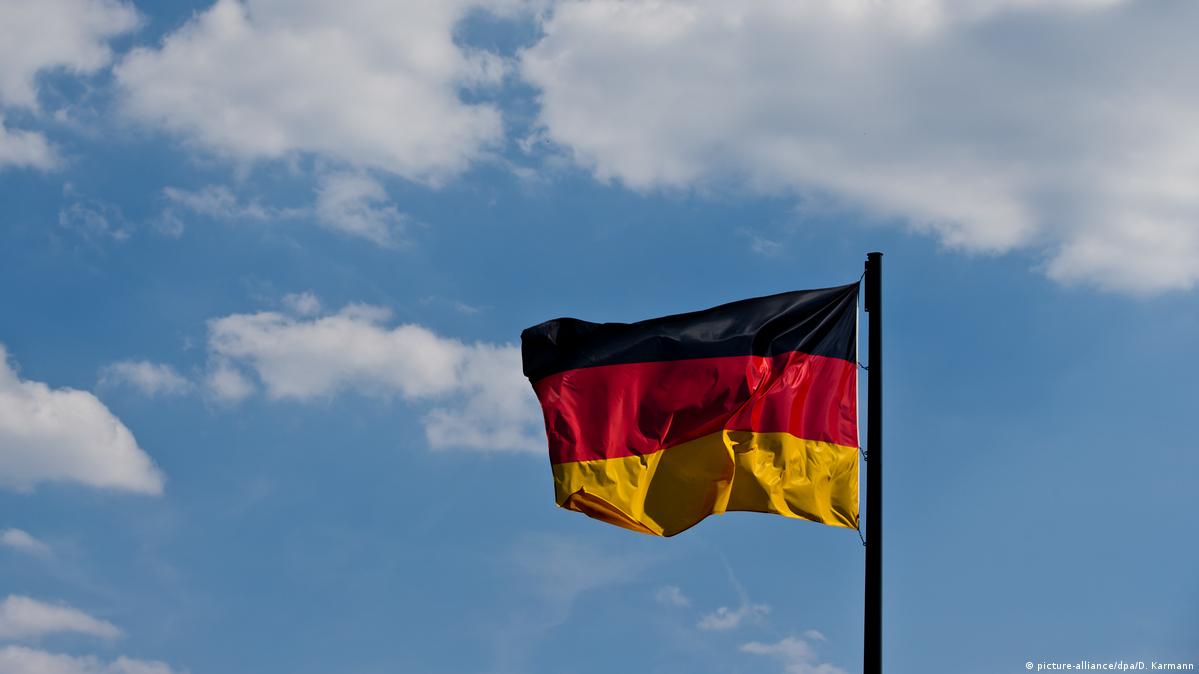 Will Germany re-adopt it's original black-white-red tri-color flag