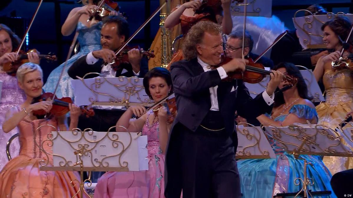 Andre Rieu Dancing Title: A Heartfelt Moment at André Rieu’s Maastricht Concert: A Gesture ...