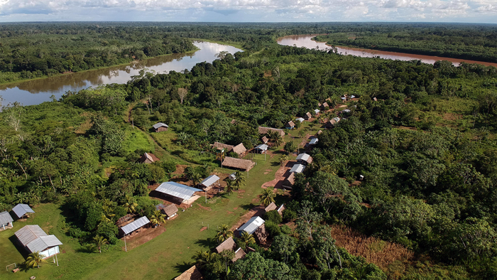 DW Global Ideas Lernpaket #2 Wald 17 (Siedlung am Amazonas, Peru)
