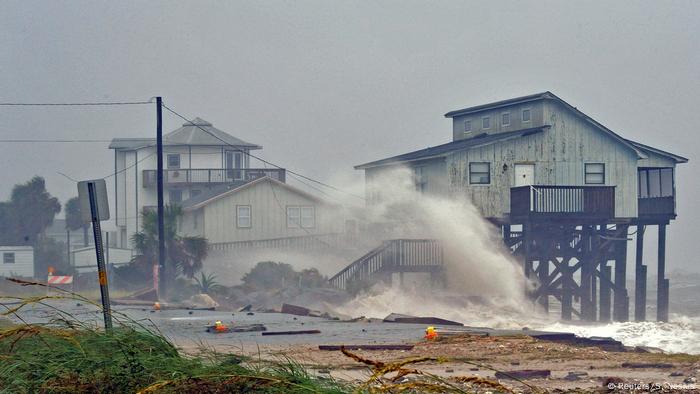 Hurricane Michael Leaves Massive Destruction In The Us News Dw 12 10 18