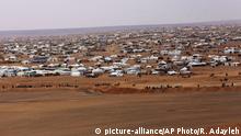 Convoy de ayuda humanitaria llega a remoto campo de refugiados sirio