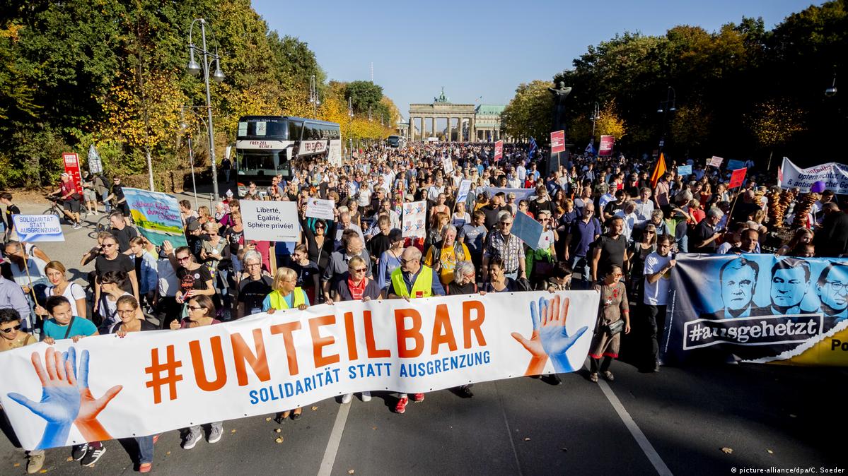Más de 100.000 personas marchan contra el racismo en Berlín