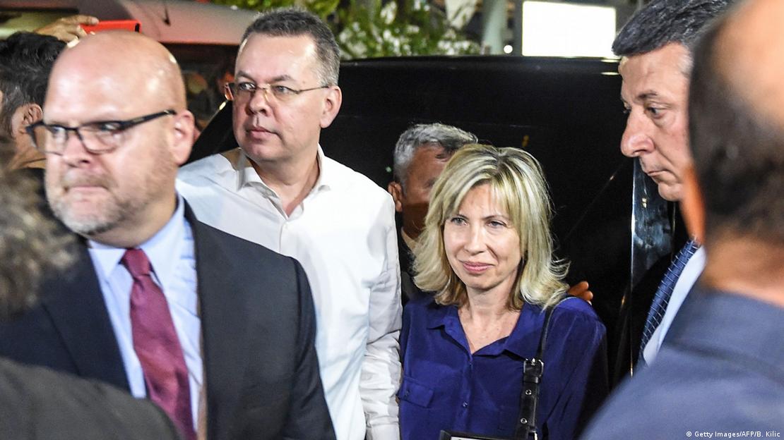 Rahip Brunson Ekim 2018'te Türkiye'den ayrılırken 