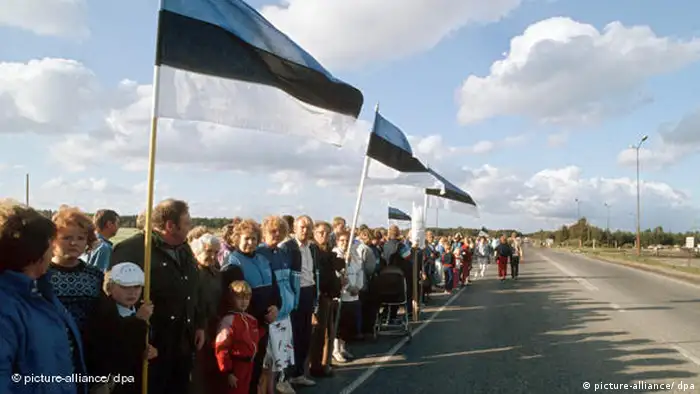 Menschenkette durch die baltischen Republiken (picture-alliance/ dpa)