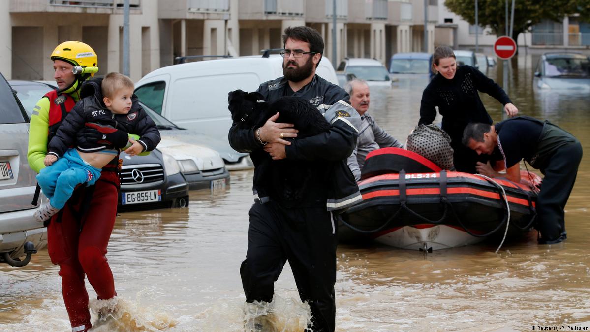 Flash floods kill 10 in southwest France
