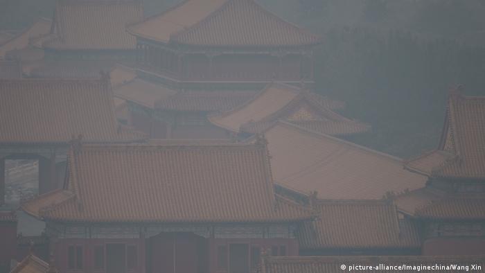 China Smog in Peking (picture-alliance/Imaginechina/Wang Xin)