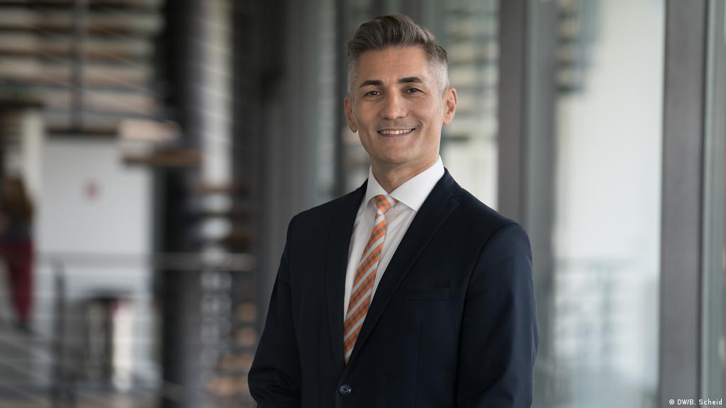 dogdugun yer degil doydugun yerdir vatan almanya dw 06 10 2021