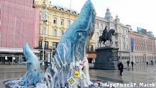 17.10.2018
Art installation by Greenpeace 17.10.2018.,Zagreb, Croatia - Art installation by Greenpeace on Ban Jelacic Square. Two sculptures of six or three meters high represented whales filled with plastic waste. PUBLICATIONxINxGERxSUIxAUTxHUNxONLY PatrikxMacek/PIXSELL