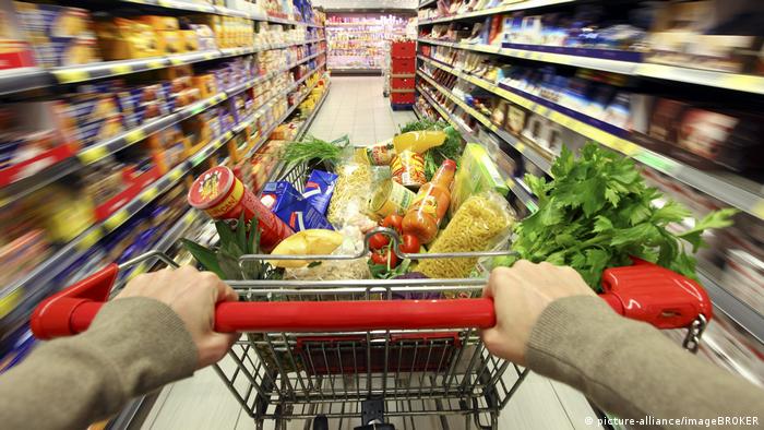 Увеличението на цените на хранителните продукти плаши клиентите. Затова много