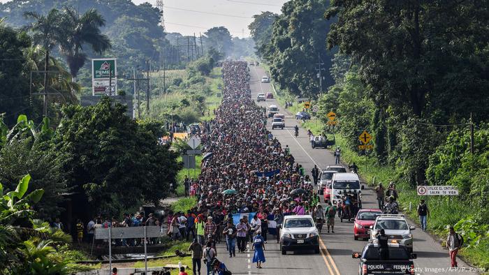 Migrant Caravan Members Refuse Mexico S Offer Of Temporary Asylum News Dw 27 10 18