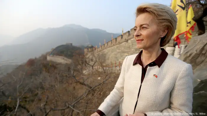 Verteidigungsministerin Ursula von der Leyen in China