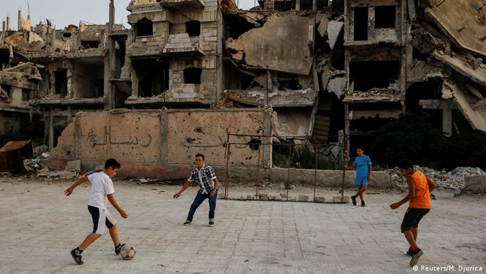 Syrien l Alltag in Damaskus l Kinder spielen Fussball