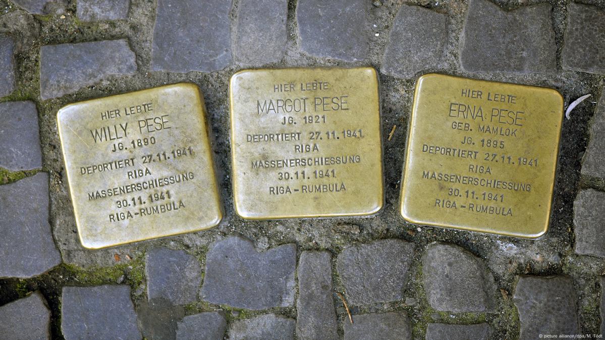 New Stolpersteine Honor Victims Of Nazi Germany DW 05 07 2019   46008458 605 