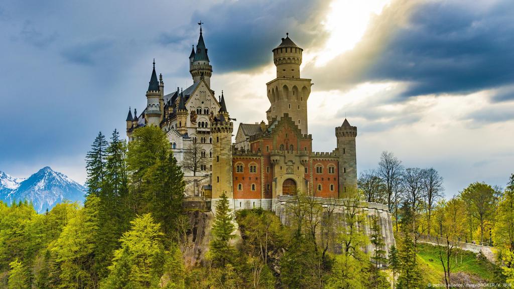 Unbroken Enchantment Neuschwanstein Castle Turns 150 Dw Travel Dw 04 09 19