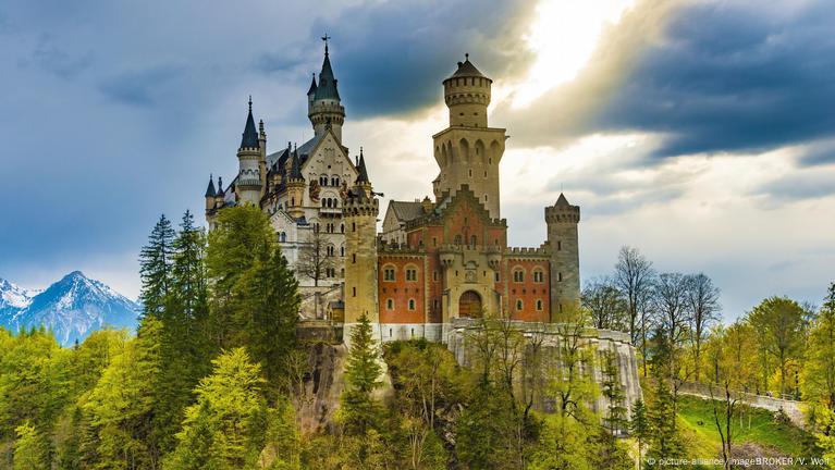 Unbroken Enchantment: Neuschwanstein At 150 – Dw – 09 04 2019