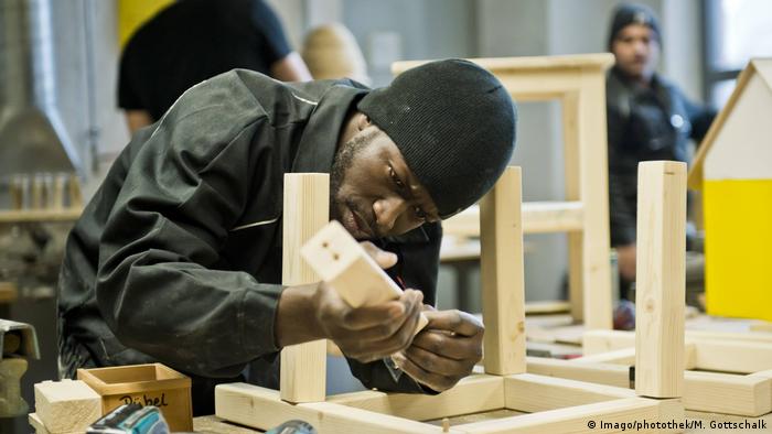 Те биват обиждани без причина, често ги питат дали продават