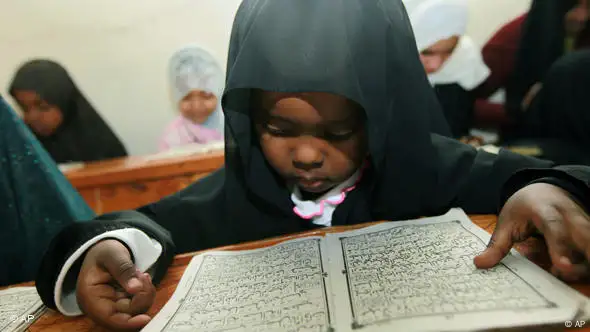 Kenianisches Mädchen in einer Koranschule (Foto: AP)