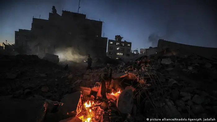GAZA CITY, GAZA Israelische Luftangriffe auf Gazastreifen