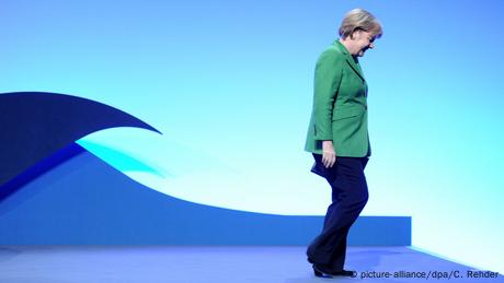 Nina Hagen and ‘Red Roses’ for Merkel