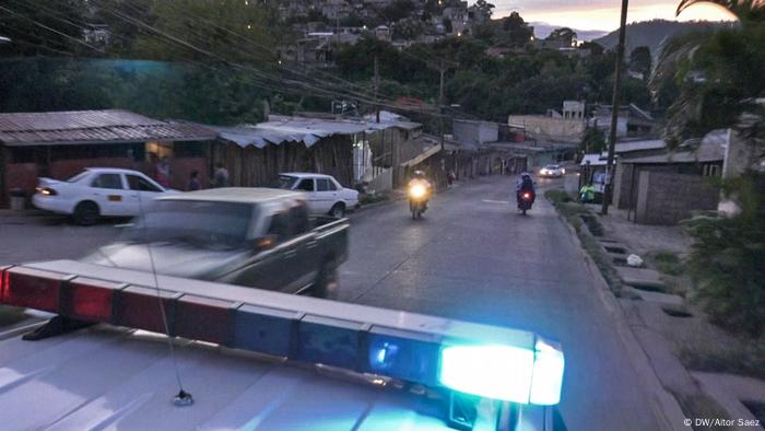 Honduras warum verlassen Migranten ihre Heimat (DW/Aitor Saez)